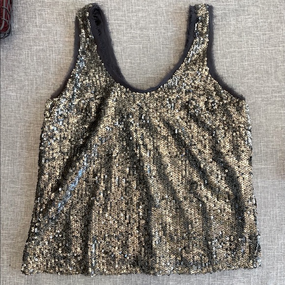Velvet by Graham & Spencer Layla Sequin Top XS - Picture 6 of 6